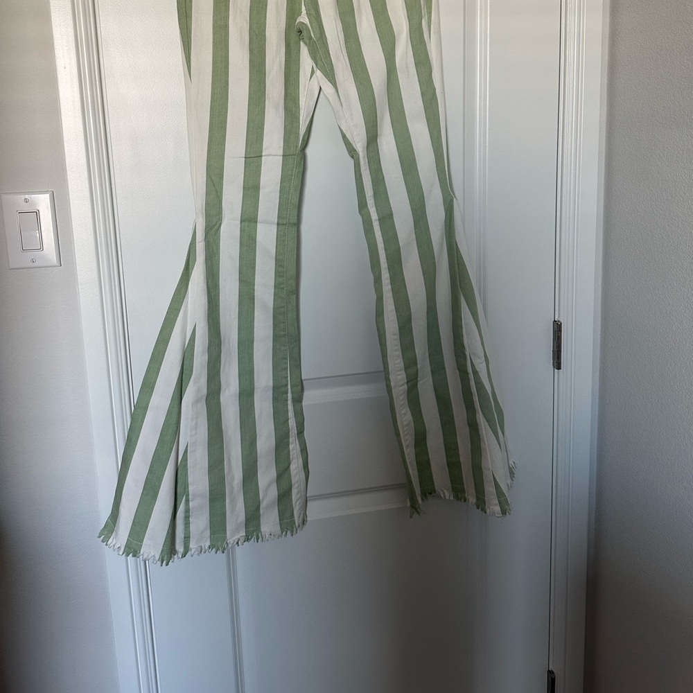 Women’s Bell Bottom Jeans- New with Tag